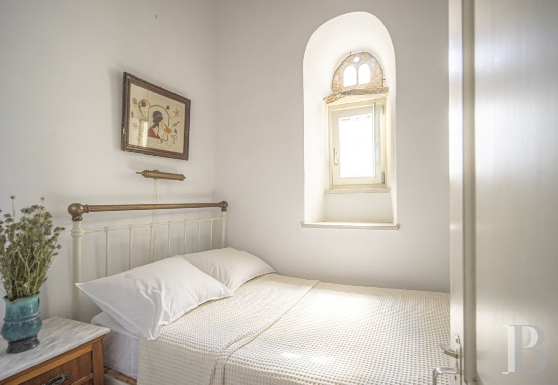 À Tinos, dans les Cyclades, une maison du 17e siècle tout de blanc vêtue - photo  n°10